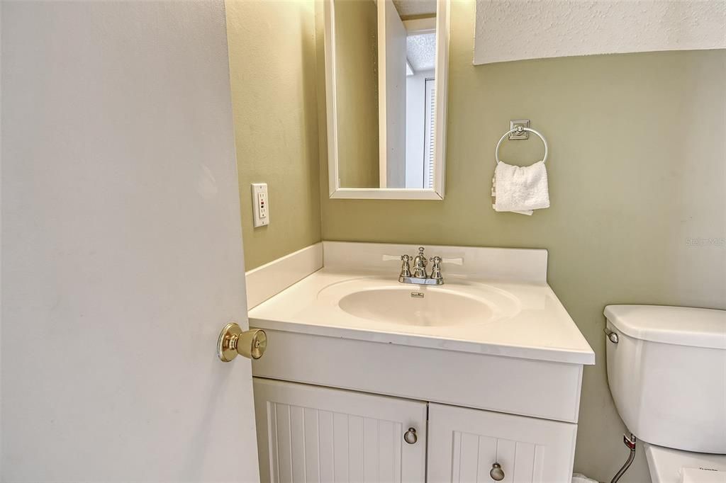 For Sale: $549,000 (2 beds, 2 baths, 1332 Square Feet)