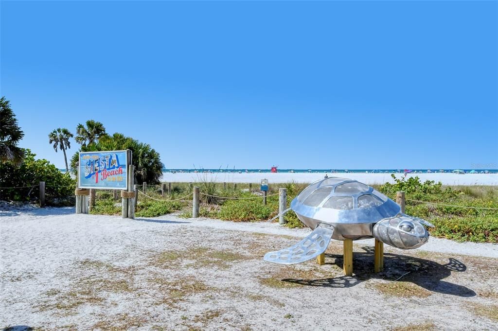 For Sale: $549,000 (2 beds, 2 baths, 1332 Square Feet)