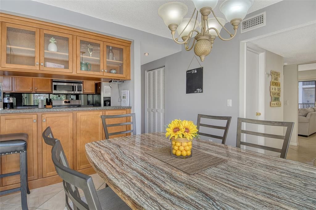 For Sale: $549,000 (2 beds, 2 baths, 1332 Square Feet)