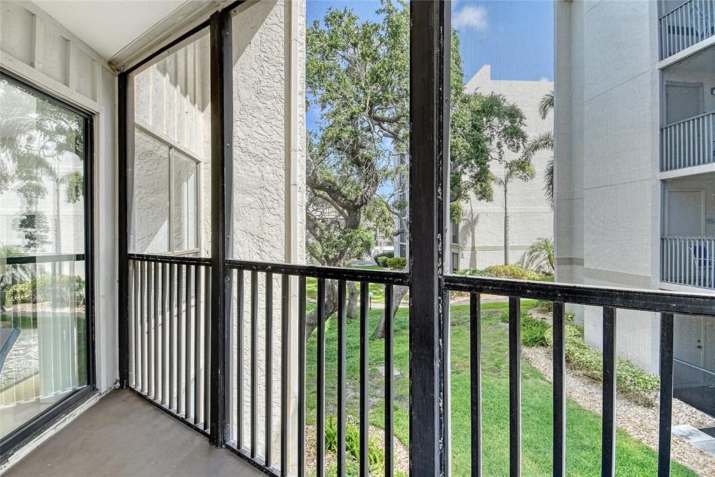 For Sale: $549,000 (2 beds, 2 baths, 1332 Square Feet)