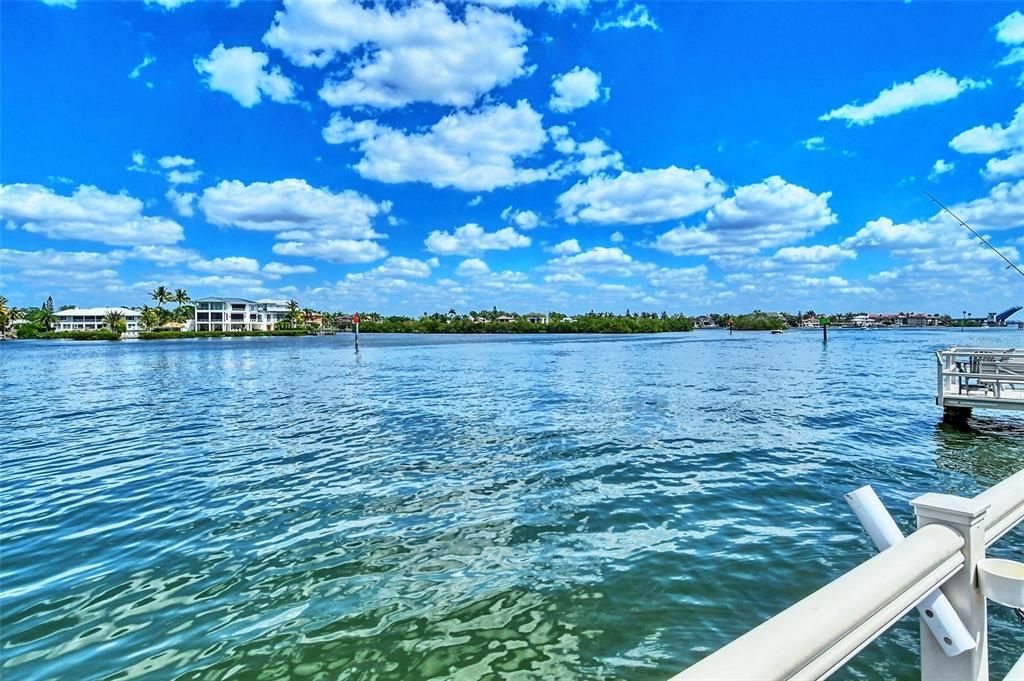 For Sale: $549,000 (2 beds, 2 baths, 1332 Square Feet)