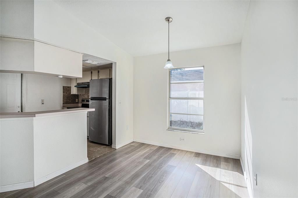 В аренду: $2,000 (3 спален, 2 ванн, 1260 Квадратных фут)