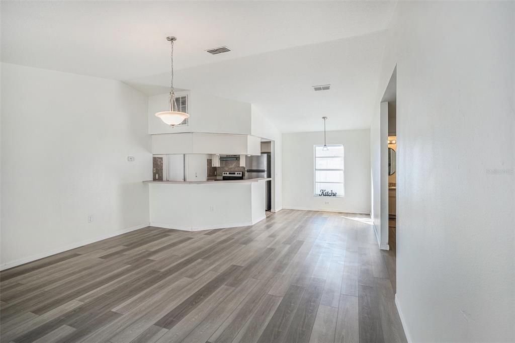 В аренду: $2,000 (3 спален, 2 ванн, 1260 Квадратных фут)