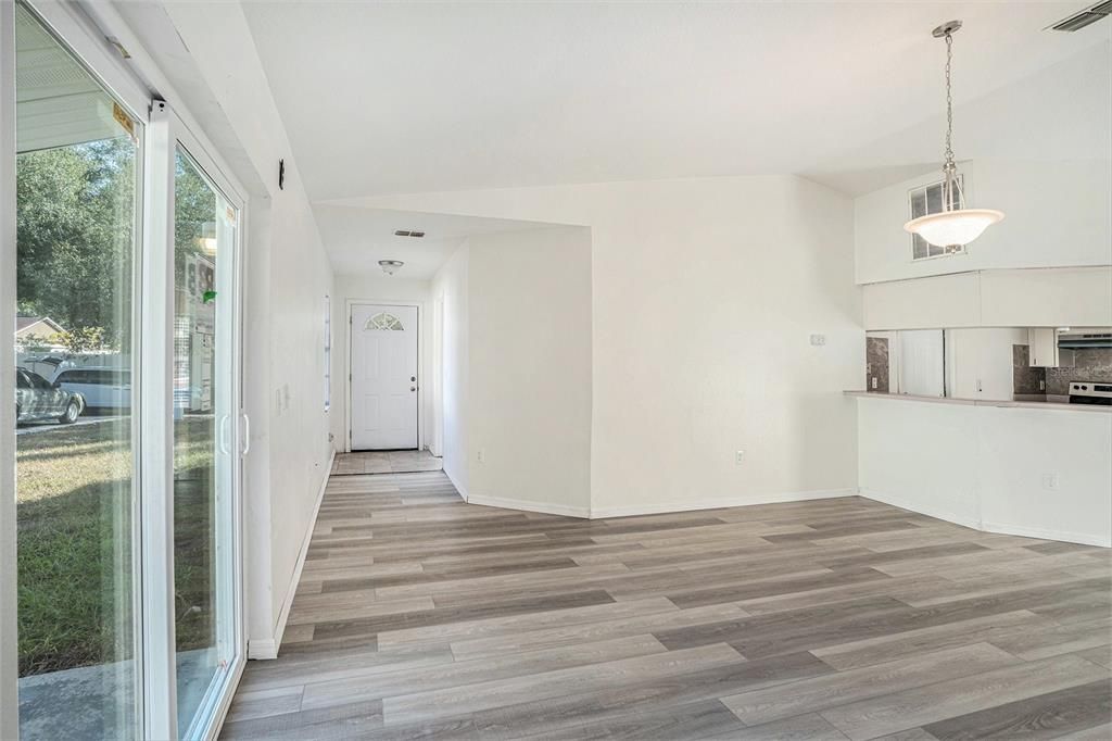 В аренду: $2,000 (3 спален, 2 ванн, 1260 Квадратных фут)