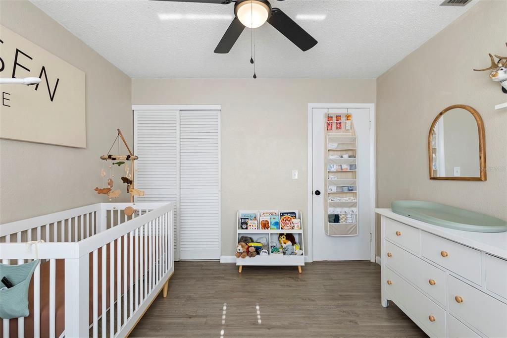 Active With Contract: $250,000 (3 beds, 1 baths, 1123 Square Feet)