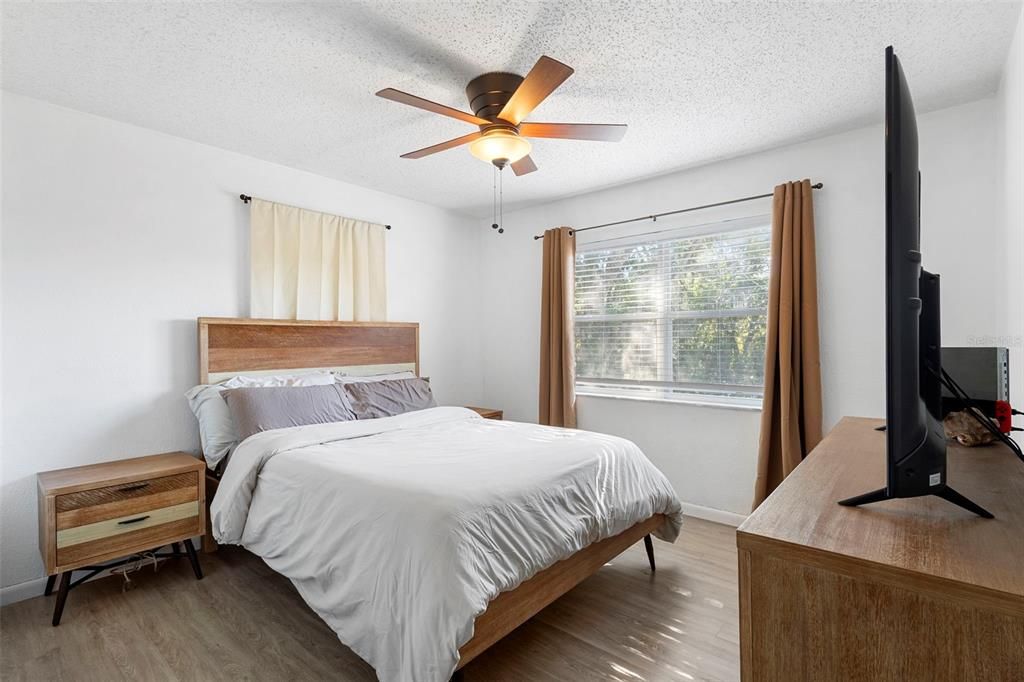 Active With Contract: $250,000 (3 beds, 1 baths, 1123 Square Feet)