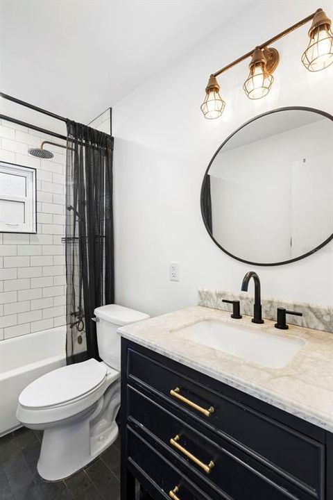 Active With Contract: $250,000 (3 beds, 1 baths, 1123 Square Feet)