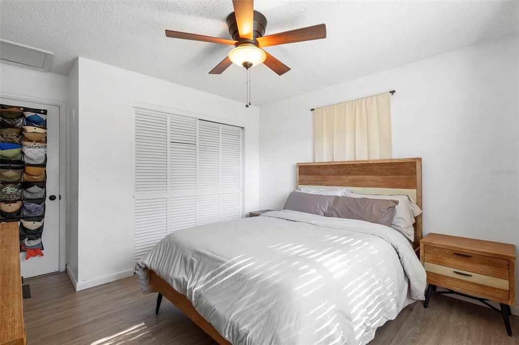 Active With Contract: $250,000 (3 beds, 1 baths, 1123 Square Feet)