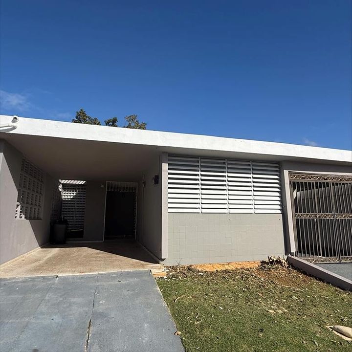 Под контрактом: $148,000 (3 спален, 1 ванн, 303 Квадратных фут)