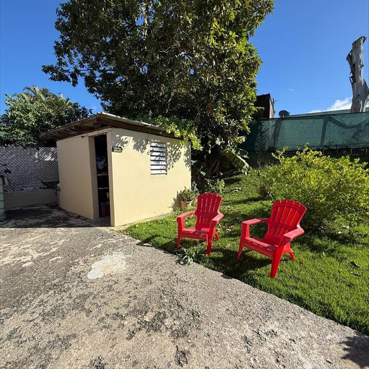 Под контрактом: $148,000 (3 спален, 1 ванн, 303 Квадратных фут)