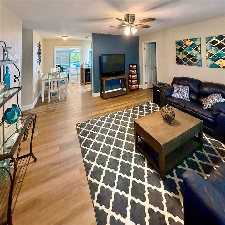 待售: $465,000 (3 贝兹, 2 浴室, 1734 平方英尺)