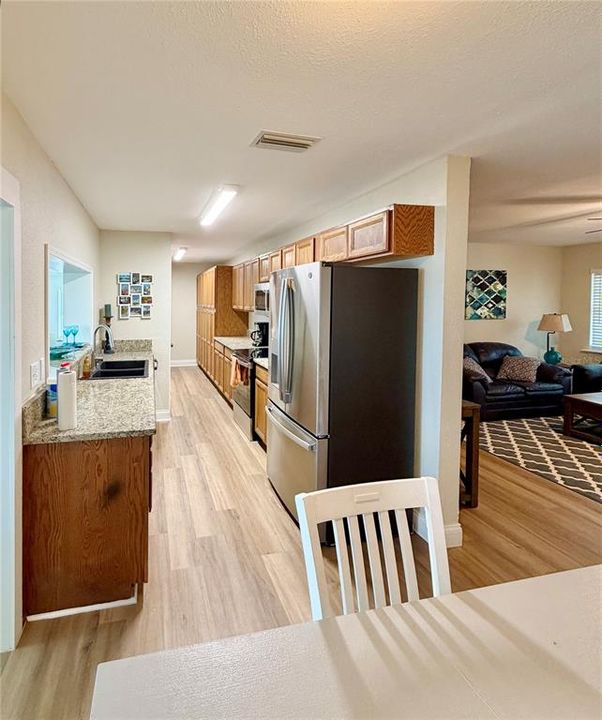 待售: $465,000 (3 贝兹, 2 浴室, 1734 平方英尺)