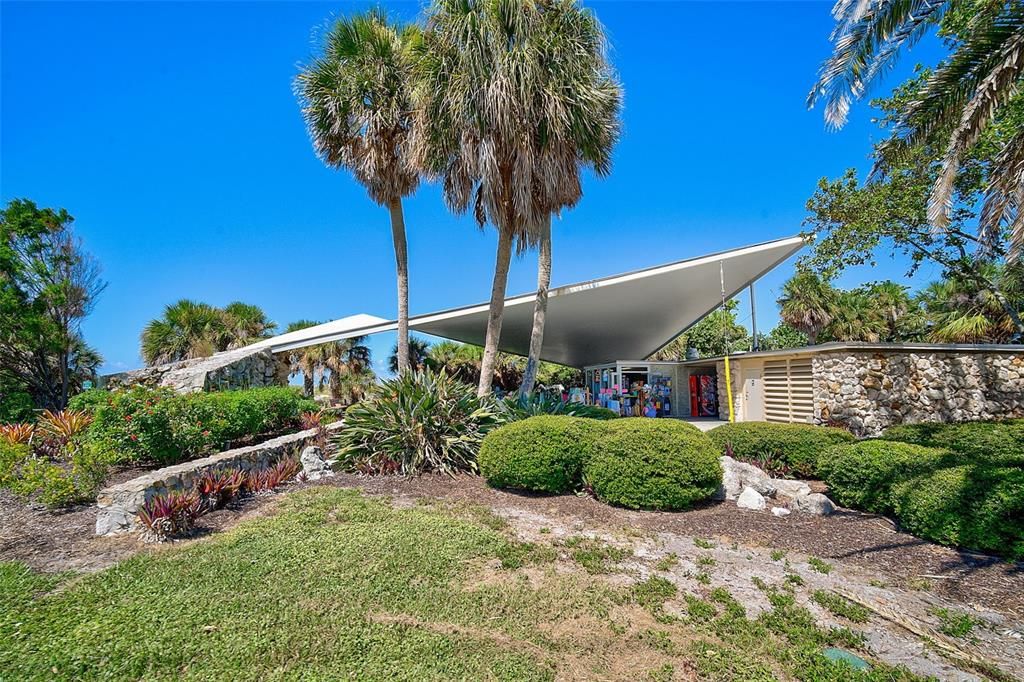 For Sale: $579,000 (2 beds, 2 baths, 1005 Square Feet)