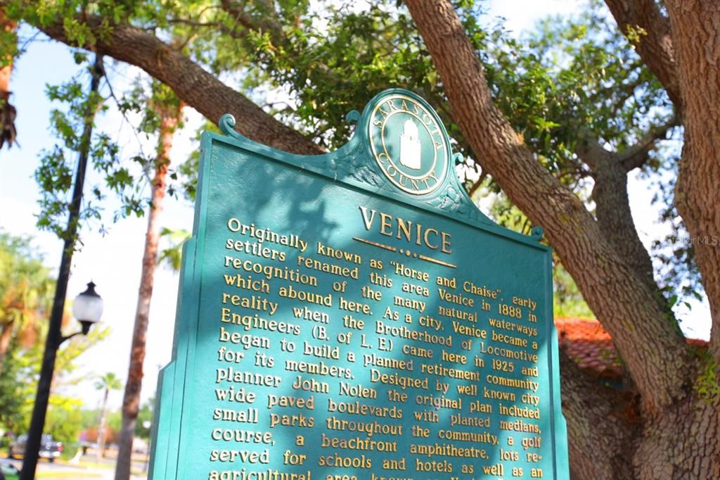 For Sale: $579,000 (2 beds, 2 baths, 1005 Square Feet)