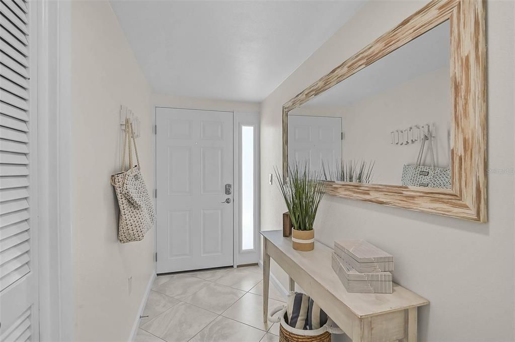 For Sale: $579,000 (2 beds, 2 baths, 1005 Square Feet)