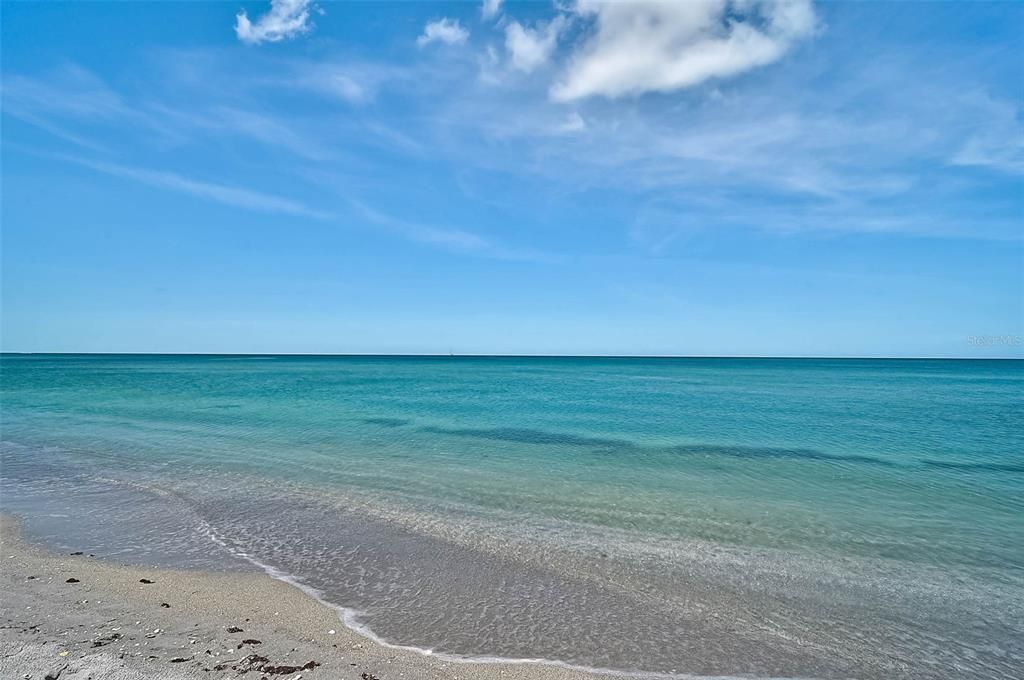 For Sale: $579,000 (2 beds, 2 baths, 1005 Square Feet)