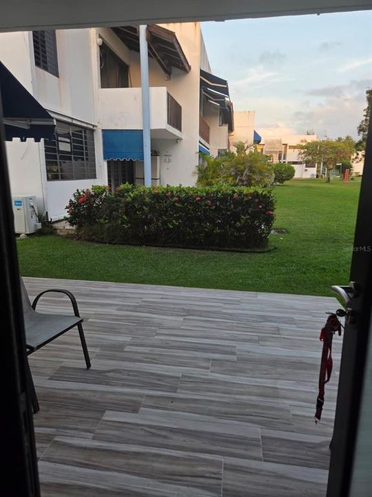 For Sale: $500,000 (1 beds, 2 baths, 776 Square Feet)