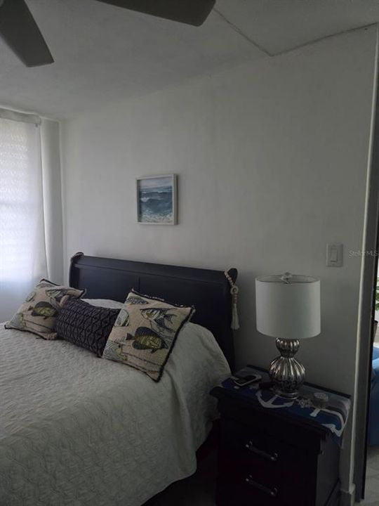 For Sale: $500,000 (1 beds, 2 baths, 776 Square Feet)