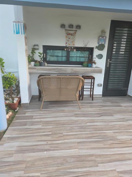 For Sale: $500,000 (1 beds, 2 baths, 776 Square Feet)