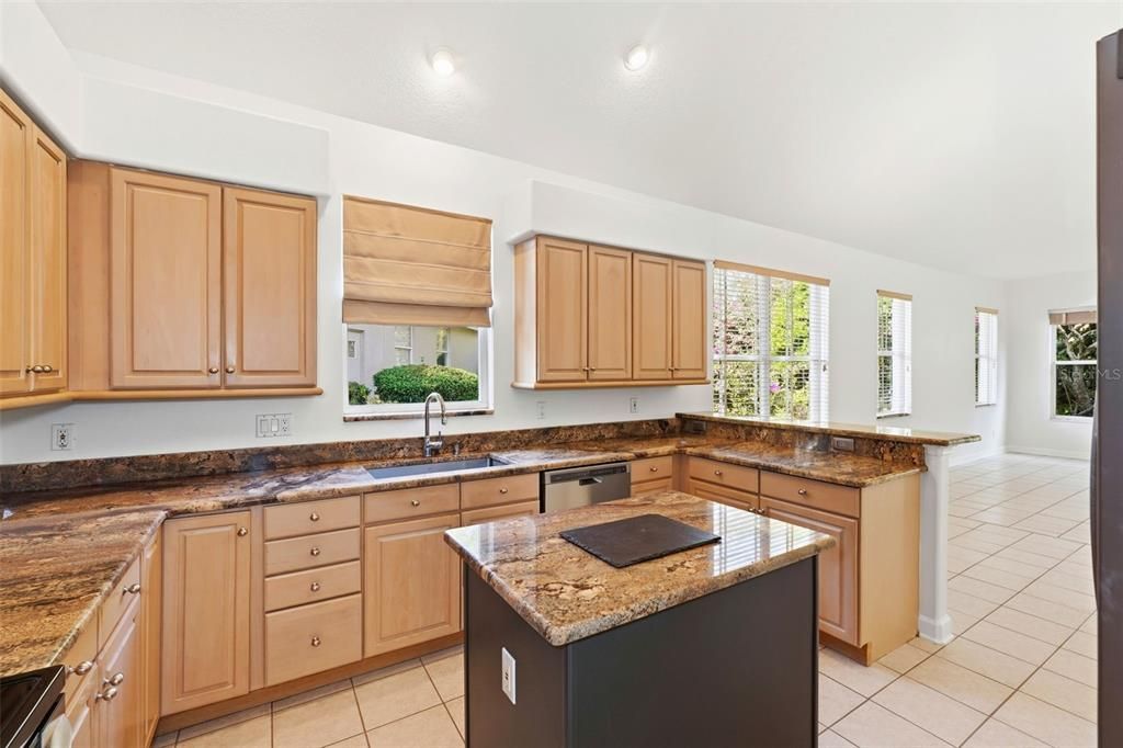 For Sale: $625,000 (3 beds, 2 baths, 2500 Square Feet)