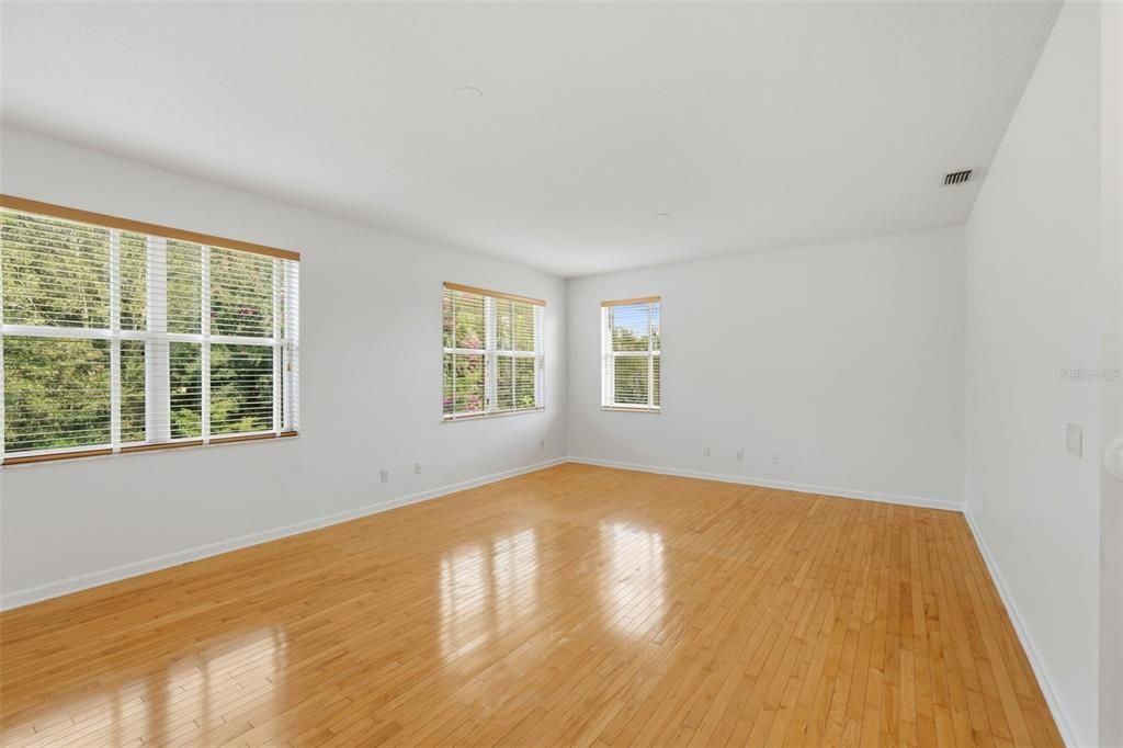 For Sale: $625,000 (3 beds, 2 baths, 2500 Square Feet)