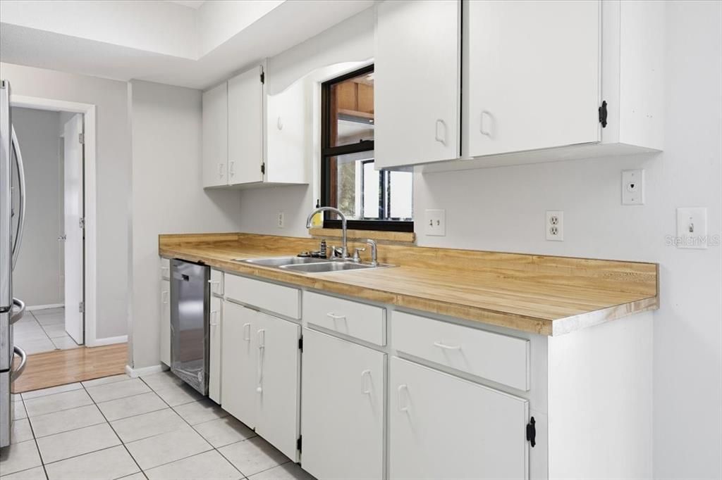 待售: $289,900 (3 贝兹, 2 浴室, 1238 平方英尺)