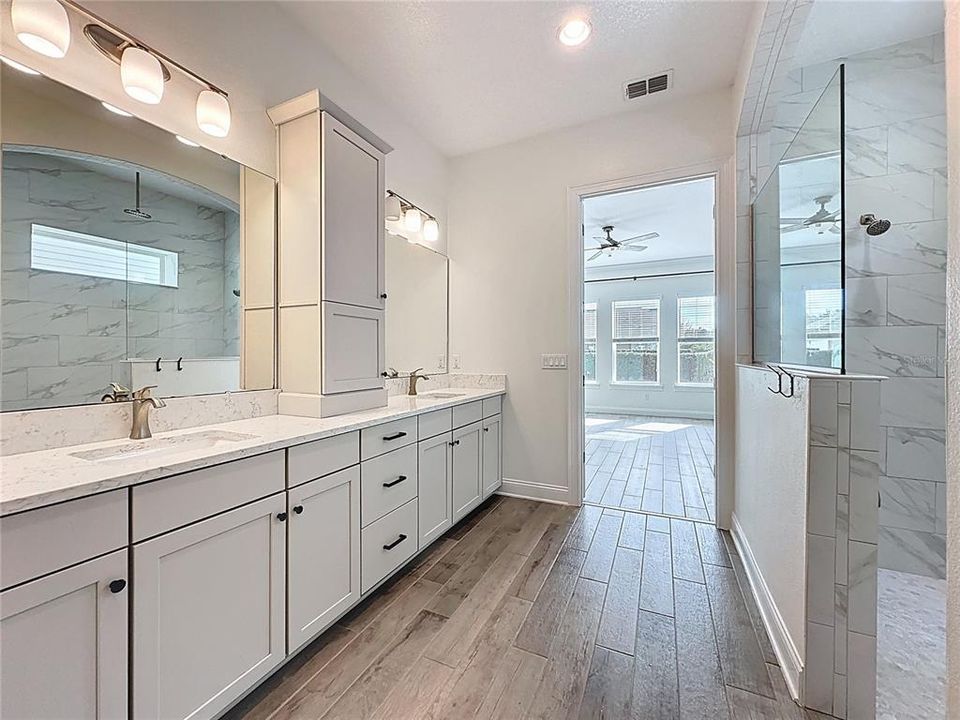 На продажу: $995,000 (4 спален, 3 ванн, 3085 Квадратных фут)