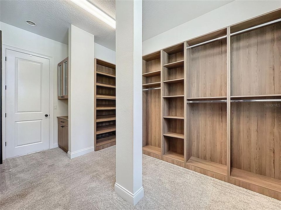 На продажу: $995,000 (4 спален, 3 ванн, 3085 Квадратных фут)