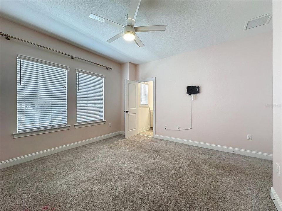 На продажу: $995,000 (4 спален, 3 ванн, 3085 Квадратных фут)