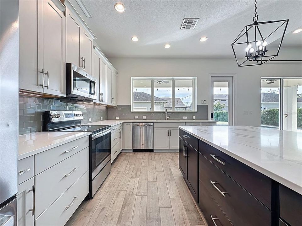 На продажу: $995,000 (4 спален, 3 ванн, 3085 Квадратных фут)