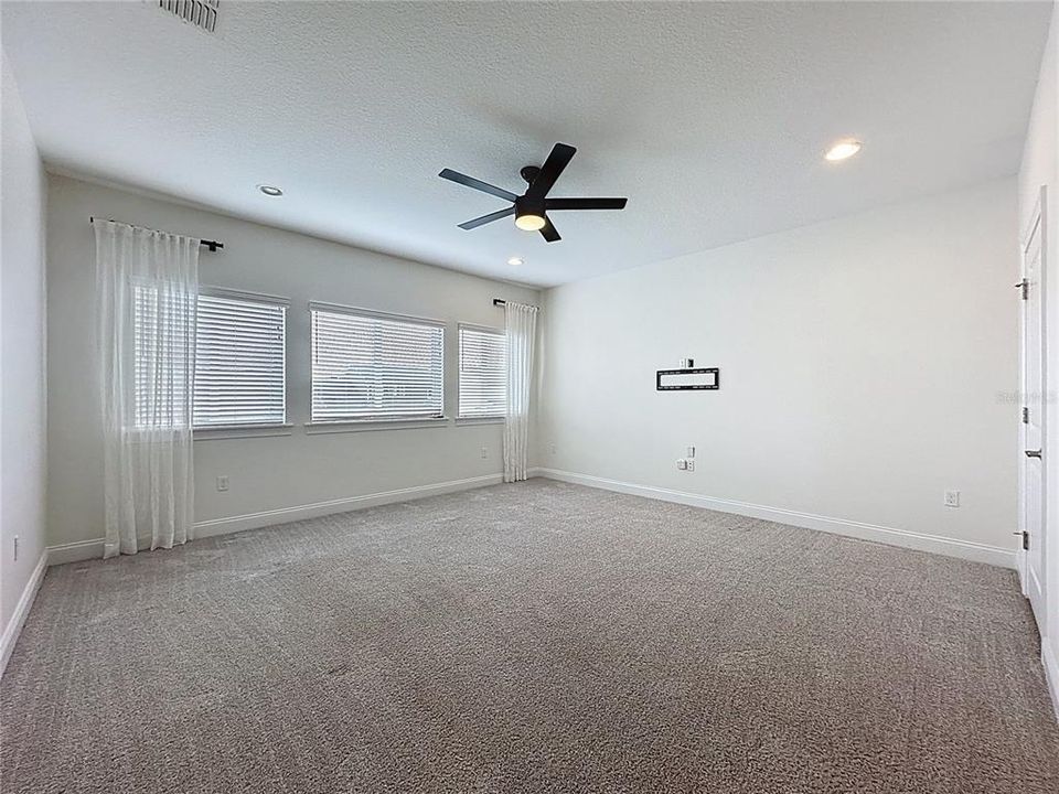 На продажу: $995,000 (4 спален, 3 ванн, 3085 Квадратных фут)