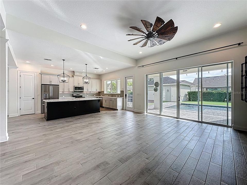 На продажу: $995,000 (4 спален, 3 ванн, 3085 Квадратных фут)