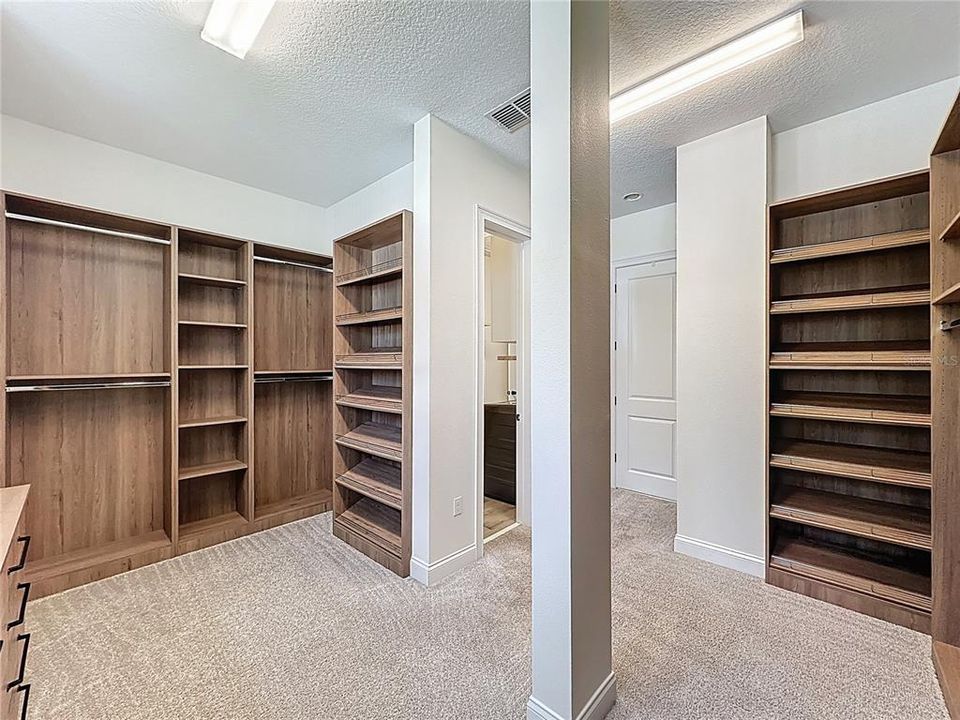 На продажу: $995,000 (4 спален, 3 ванн, 3085 Квадратных фут)