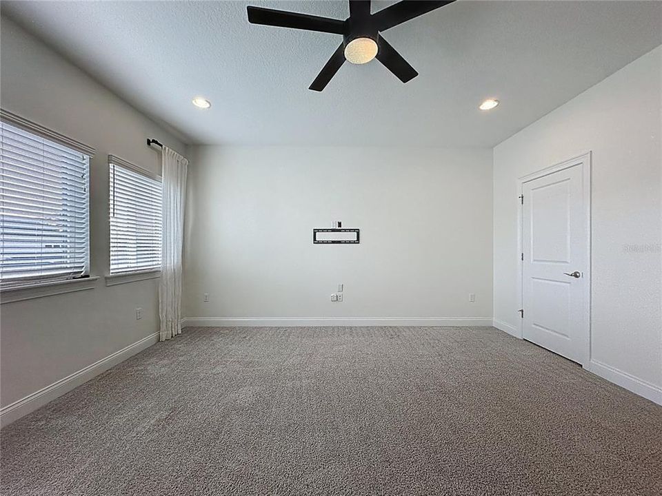 На продажу: $995,000 (4 спален, 3 ванн, 3085 Квадратных фут)