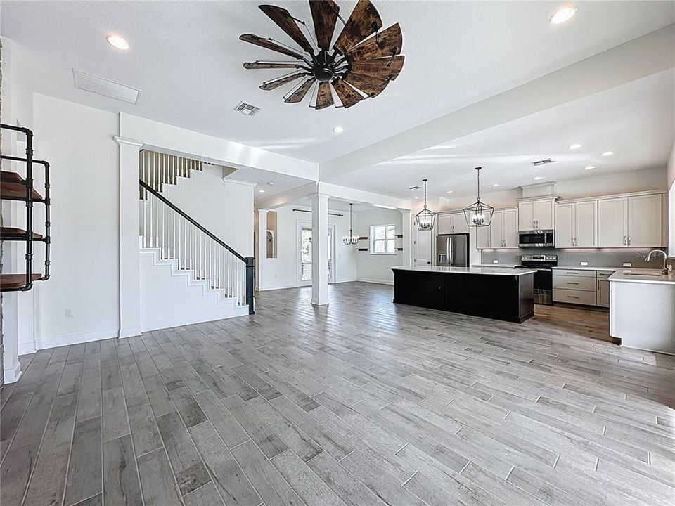 На продажу: $995,000 (4 спален, 3 ванн, 3085 Квадратных фут)