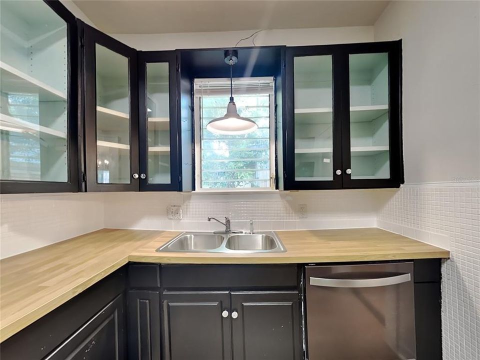 For Sale: $269,000 (3 beds, 0 baths, 1516 Square Feet)