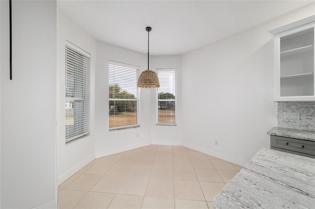 Active With Contract: $265,000 (2 beds, 2 baths, 1674 Square Feet)