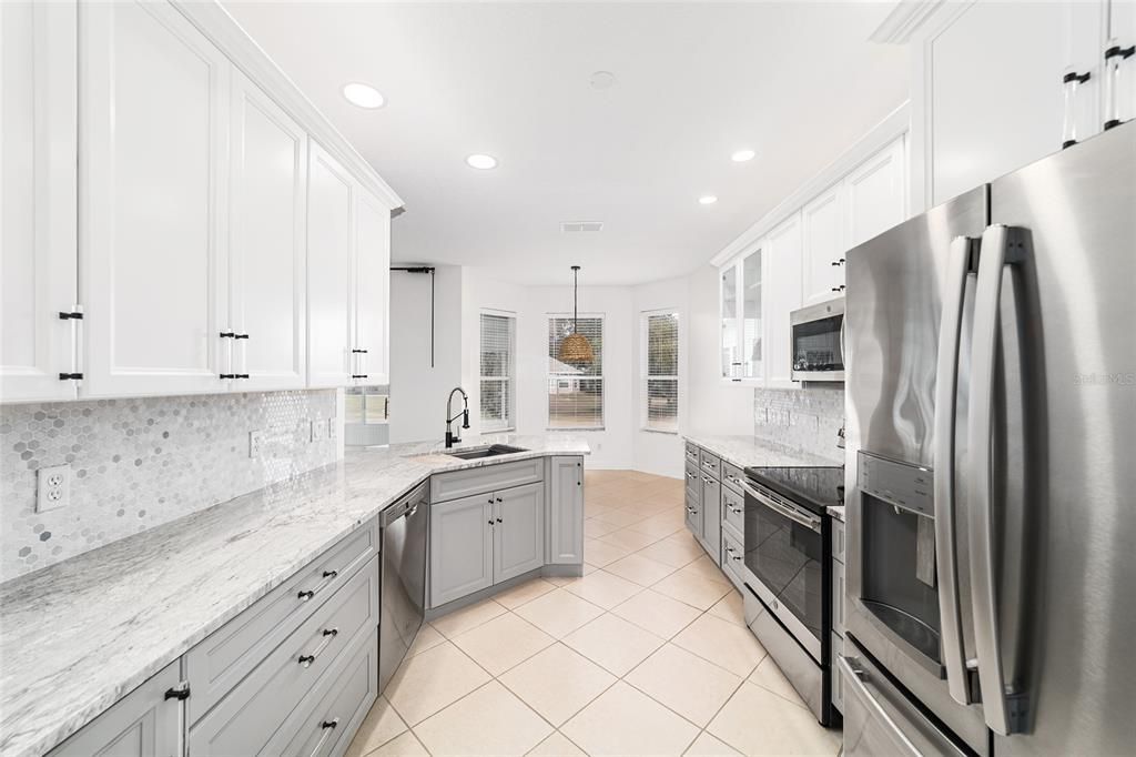 Active With Contract: $265,000 (2 beds, 2 baths, 1674 Square Feet)