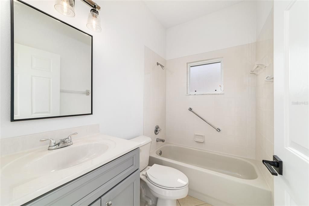 Active With Contract: $265,000 (2 beds, 2 baths, 1674 Square Feet)