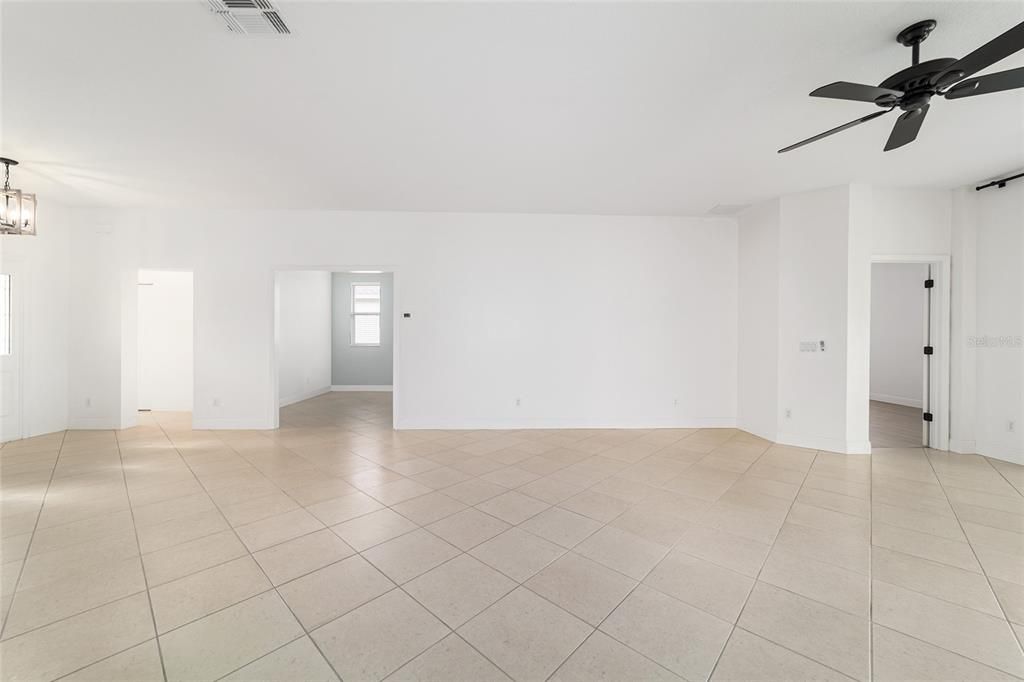 Active With Contract: $265,000 (2 beds, 2 baths, 1674 Square Feet)