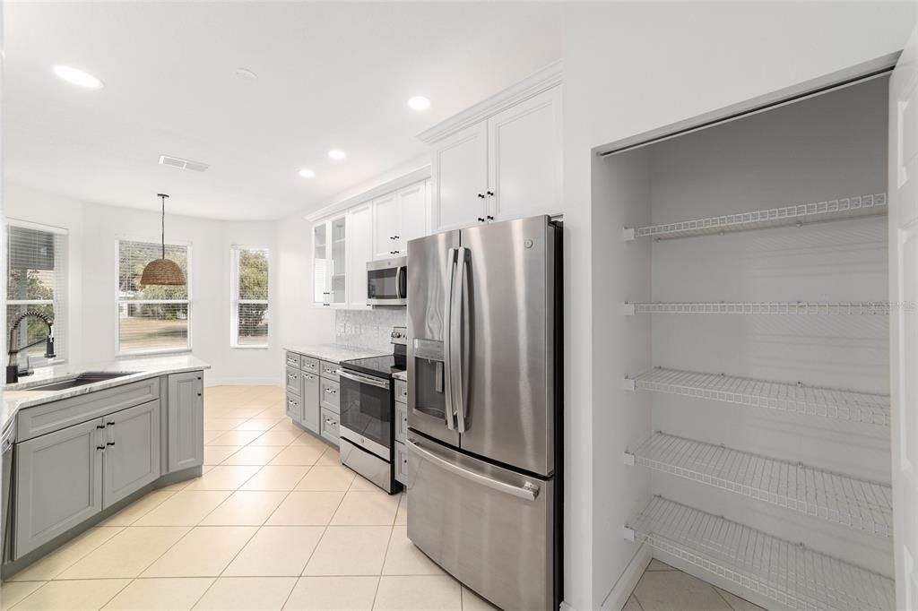 Active With Contract: $265,000 (2 beds, 2 baths, 1674 Square Feet)