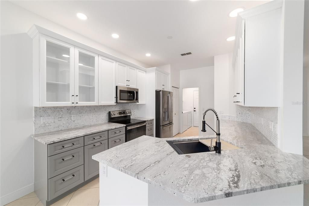 Active With Contract: $265,000 (2 beds, 2 baths, 1674 Square Feet)