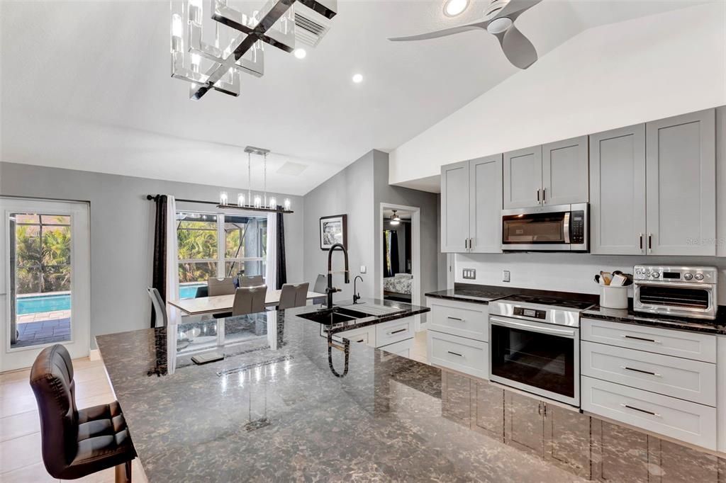 待售: $489,900 (4 贝兹, 2 浴室, 2219 平方英尺)