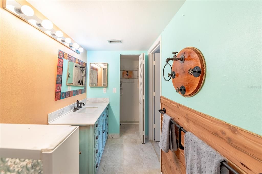 待售: $185,000 (2 贝兹, 2 浴室, 1092 平方英尺)