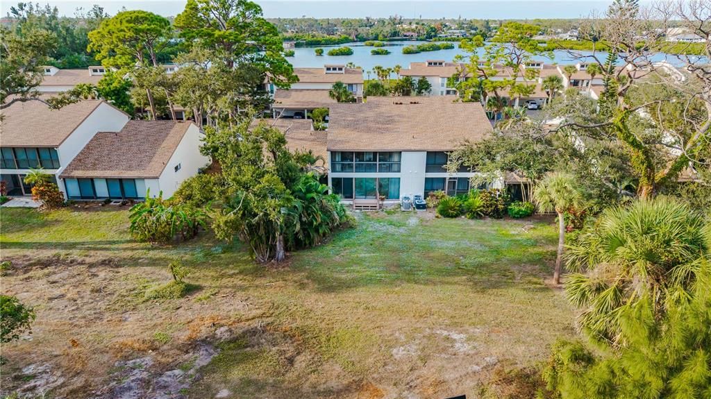 待售: $185,000 (2 贝兹, 2 浴室, 1092 平方英尺)