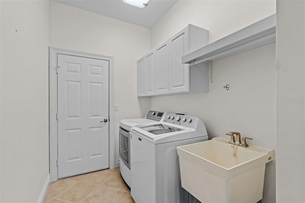 For Sale: $825,000 (3 beds, 2 baths, 2629 Square Feet)