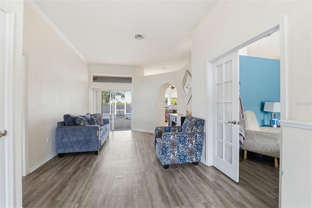 En Venta: $319,900 (3 camas, 2 baños, 2045 Pies cuadrados)