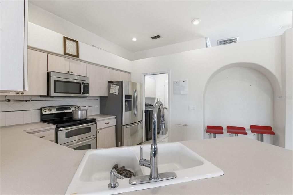 En Venta: $319,900 (3 camas, 2 baños, 2045 Pies cuadrados)