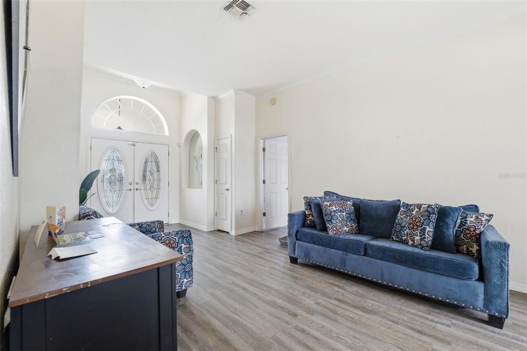 En Venta: $319,900 (3 camas, 2 baños, 2045 Pies cuadrados)