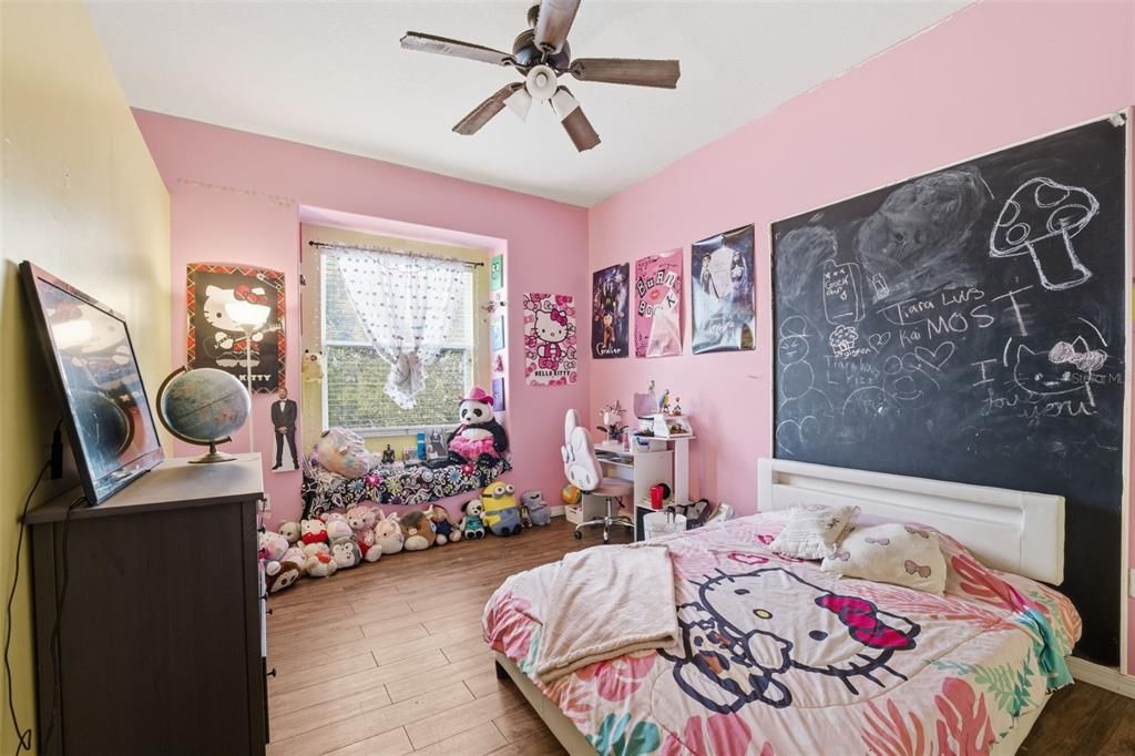 En Venta: $319,900 (3 camas, 2 baños, 2045 Pies cuadrados)